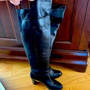 Stuart Weitzman thigh high leather boots size 7.